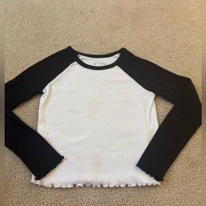 Black and white long sleeve size child 8